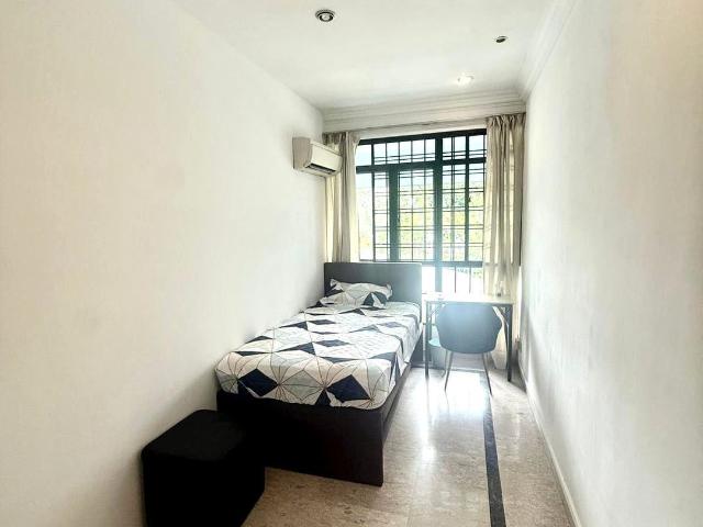 Fernwood Towers D15, Condominium