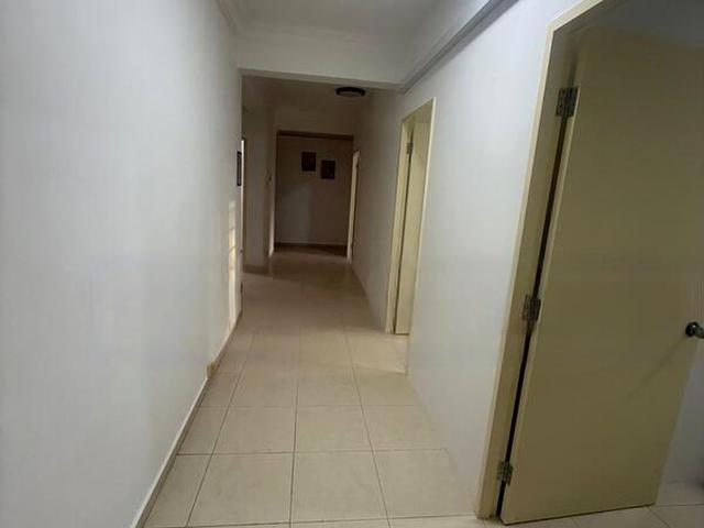 Fernwood Towers D15, Condominium