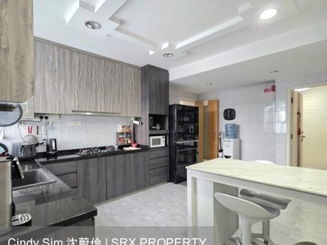Fernwood Towers D15, Condominium