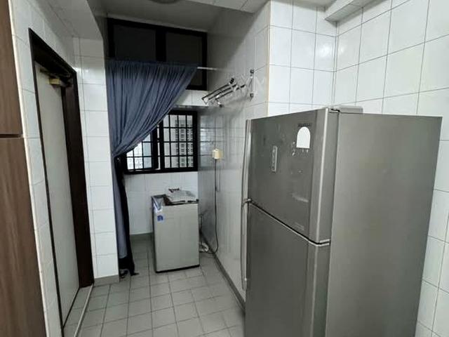 Fernwood Towers D15, Condominium
