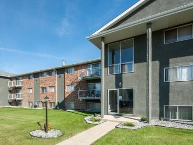 Fernwood Apartments 3 Bedroom Apartment for Rent at 9635 156 St Nw, Edmonton, AB T5P 2N8 West Jasper Place