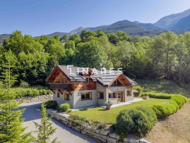 FERR & KUS Maison/Chalet T5 de 220m2 Garage terrain de 1160m2 05330 SERRE CHEVALIER