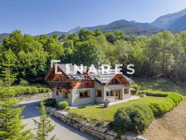 FERR & KUS Maison/Chalet T5 de 220m2 Garage terrain de 1160m2