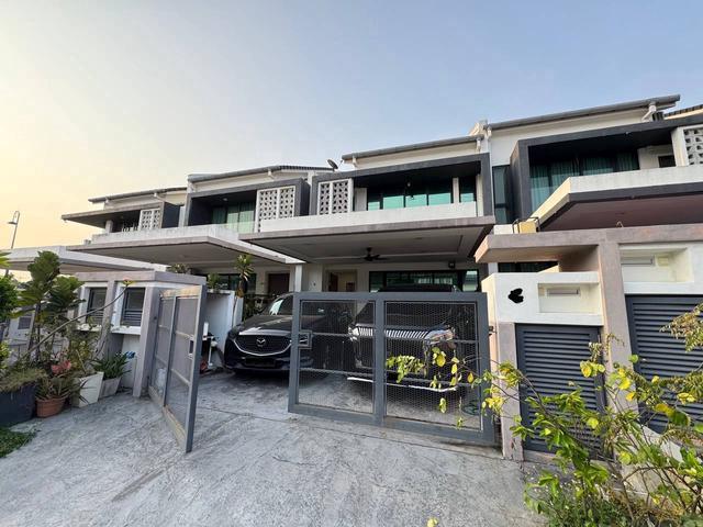 Ferrea Denai Alam 2 Storey Partly Furnished Near Elmina Ridge