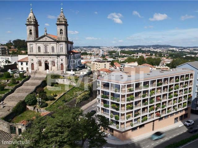Ferreira de Castro Flats