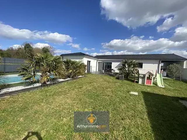Ferrières 17170 Achat / Vente maison 7 pièces t7 piscine