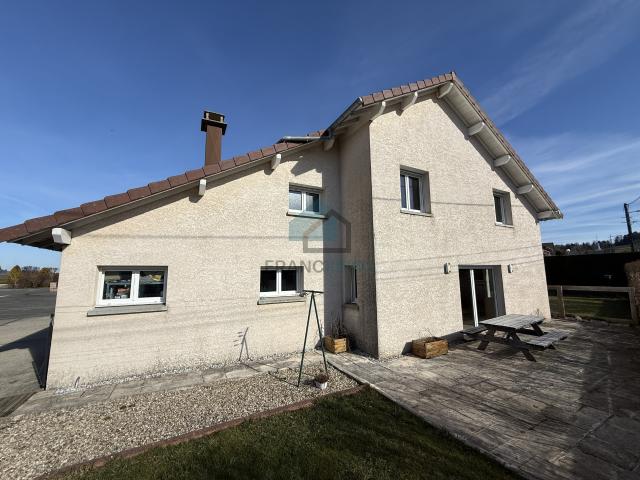 FERRIERES LE LAC GRANDE MAISON