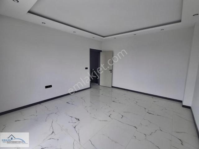 Fesleğen Mahallesinde Satılık 4+1 Dubleks