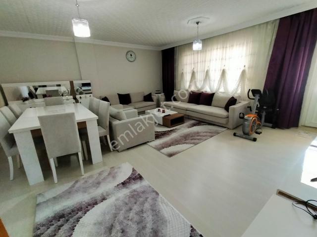 Feslikanda 187m2 3+1 Asansörlü Çift Balkonlu Satılık Daire
