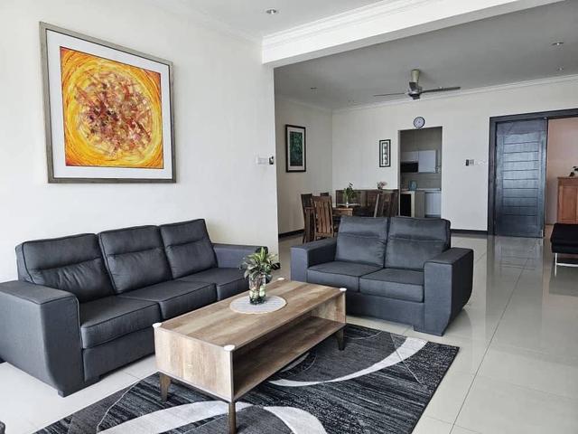 Fettes Residence High Floor 2000sft Fully Furnished 2 Carparks