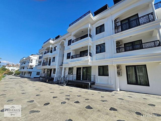 Fethiye Merkez Havuzlu Sitede Uzun Dönem Eşyalı Kiralık Daire