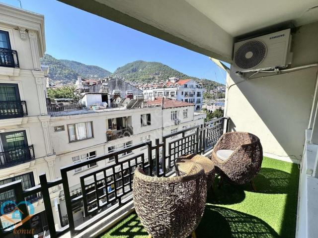 Fethiye Merkez'de Deniz Manzaralı Satılık 3+1 Eşyalı Daire