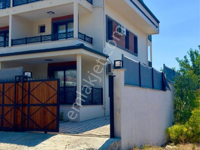 Fethiye Çatalarık'ta Eşyalı Satılık 4+1 Havuzlu İkiz Villa