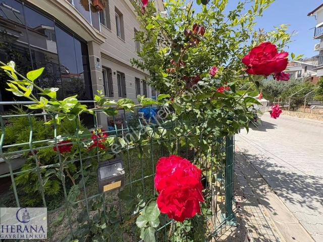 Fethiye Cami Mahallesi'nde Geniş Kullanımlı Müstakil Girişli 2+1