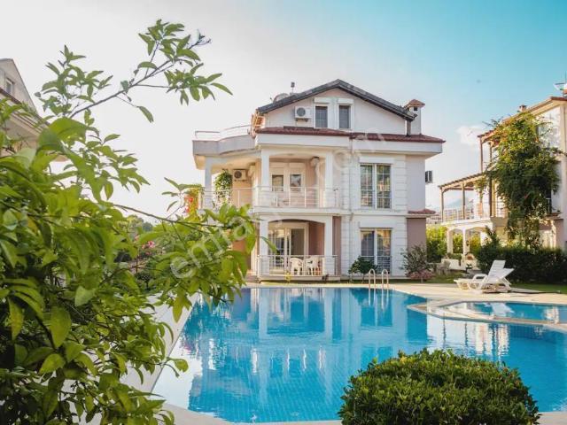 Fethiye Foça Mah. İlkon'dan Satılık 5+1 Villa