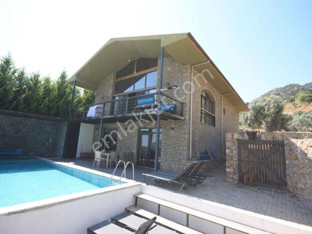 Fethiye İncirköyde Doğa İçinde Satılık Havuzlu Taş Villa