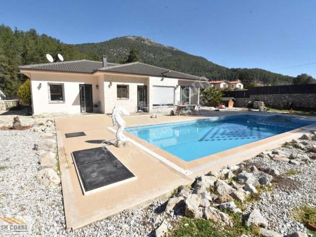 Fethiye Üzümlüde Satılık Büyük Bahçeli Lüks Villa