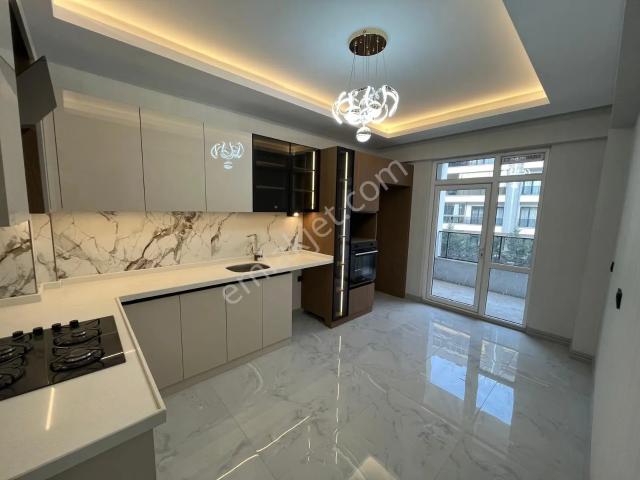 Fetih Cad. 200 M. Karatay Çimenlik Mah.arakat 3+1 Site İçi Daire