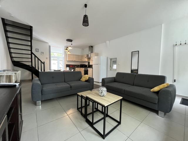 FEUCHY 5 KMS D'ARRAS LOCATION MEUBLÉE D'UNE MAISON SEMI MITOYENNE DE 87 M2 4 CH COUR ET GARAGE