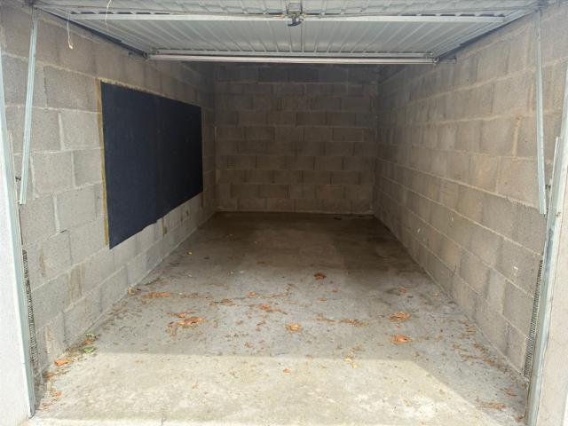 Feurs Location Parking / Garage 42