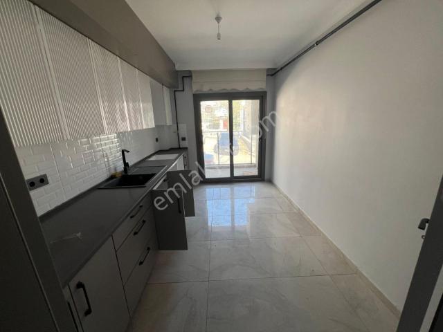 Fevzipaşa'da Kiralık Ön Cephe 2+1 Ayrı Mutfak Yeni Daire
