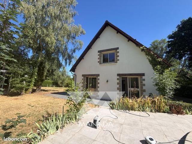 FEYTIAT – Grande maison, piscine, garages, terrain constructible