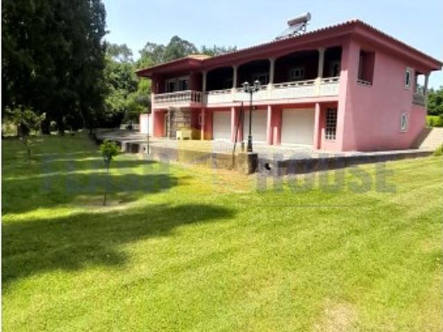 FHNM1005 Exclusividade, natureza e conforto em perfeita harmonia na Maia
