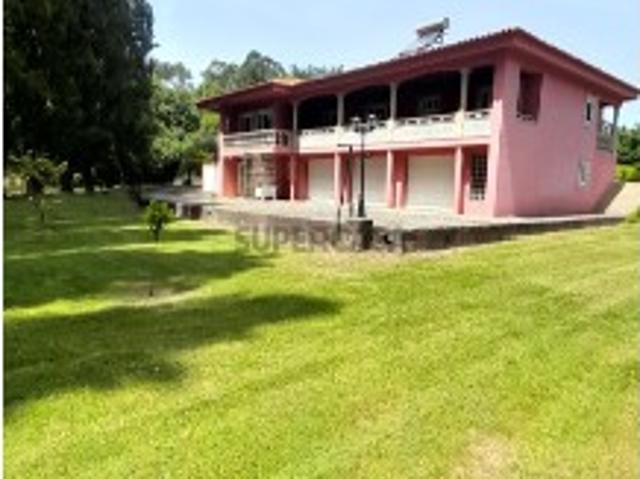 FHNM1005 Exclusividade, natureza e conforto em perfeita harmonia na Maia