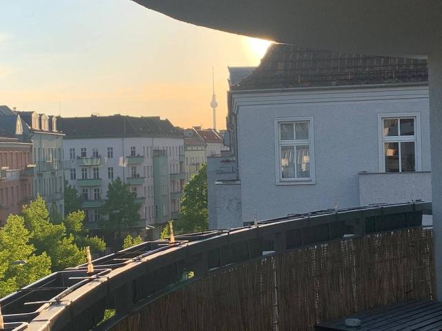 Fhain: Boxhagener Str: 3 Zi Neubau Whg, 5. OG, BALKON + Terrasse, 90 m² SOFORT FREI zu VERKAUFEN