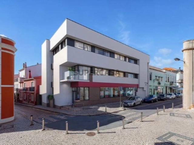 FHCM3006 Edifício Serviços, Potencial Hostel/Apartamentos | Silves