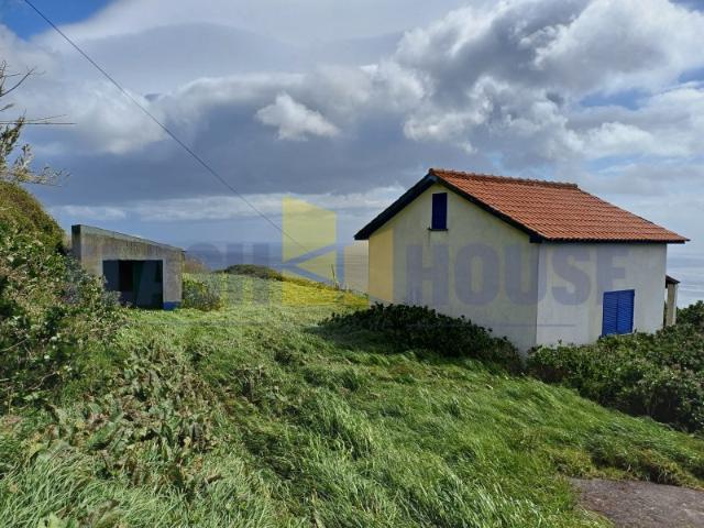 FHPL5060 Terreno Misto com Construção e Vista Mar, Ideal para Empreendimento Turístico