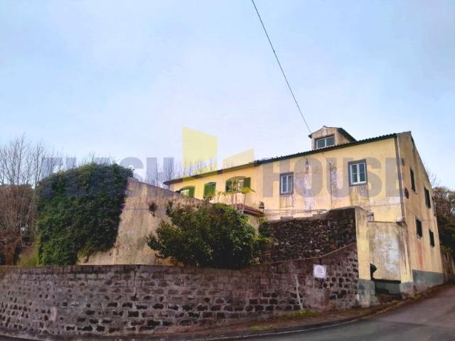 FHPM3057 Palacete na Fajã de Baixo T8 + T1 anexo independente, Ponta Delgada