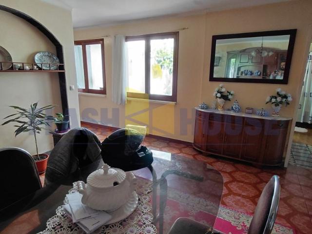 FHPM3071 Moradia T3 2 Pisos p/ recuperação, S. José, Ponta Delgada