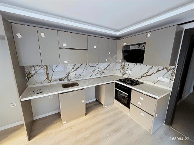 FİNANS MERKEZİ VE METRONUN YANIBAŞINDA 2+1 90M ARAKAT LÜKS DAİRE