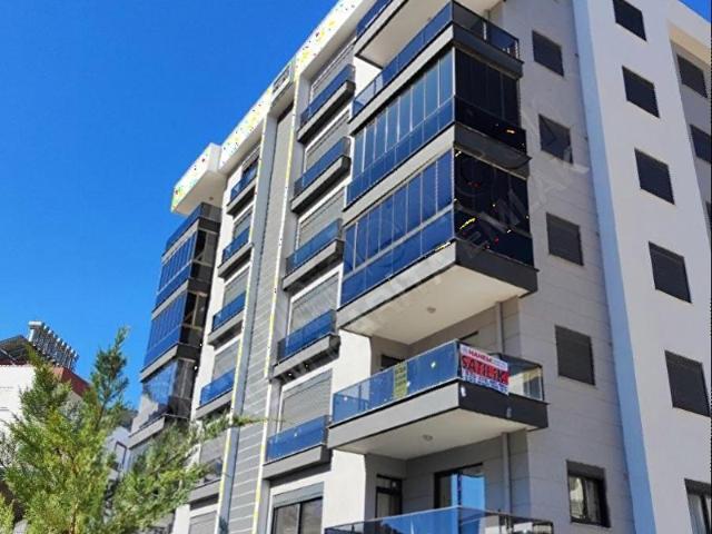 FİNİKE D. HASTANESİ YANINDA SATILIK LÜX SİTE İÇİNDE 2+1 DAİRE