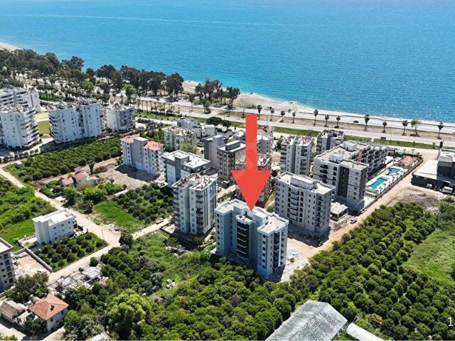 FİNİKE SAHİLDE 2 BLOKLU HAVUZLU SİTE İÇİNDE 1+1 SATILIK DAİRE