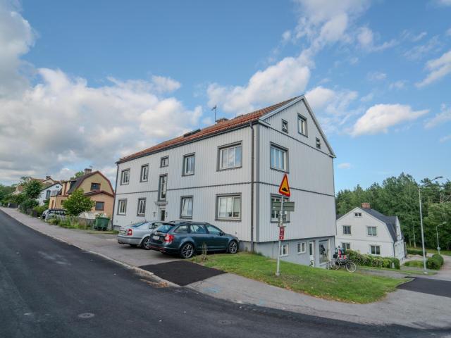 Fin 3rok med gemensam trädgård 80 m² 8 144 kr
