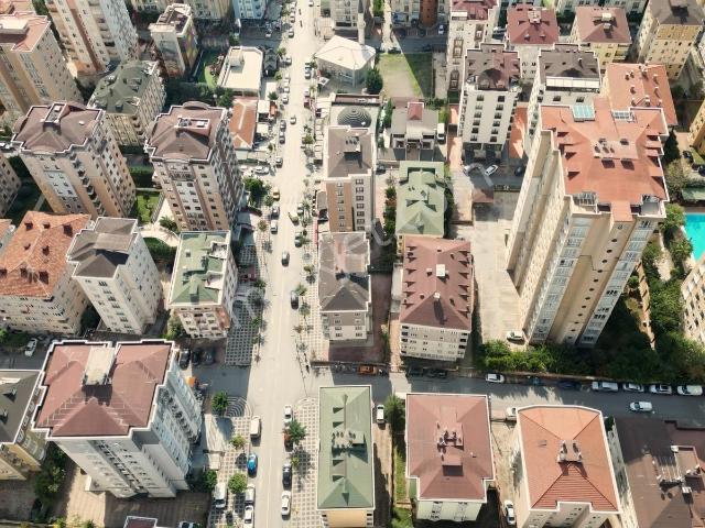Finans Merkezine Komşu Elalmış Cad.üzerinde 3+1 Arakat Kiralık