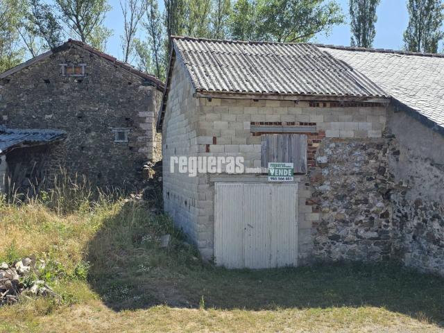 Finca urbana en venta en Lario Burón – Gran oportunidad de inversión