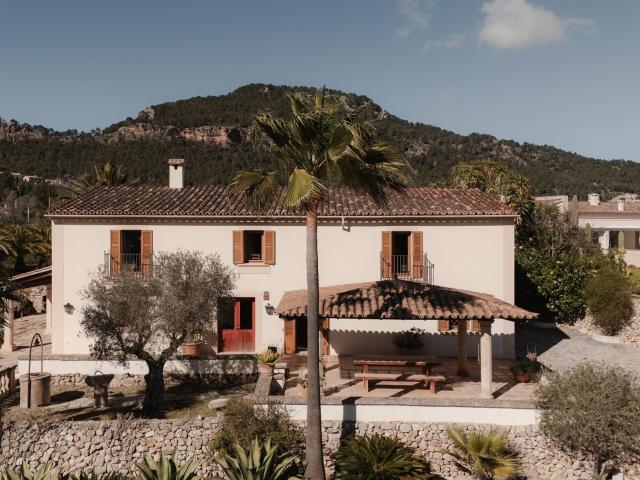 Finca Vistas Galatzó es una casa de campo mallorquina de 183. 337m² Calvià