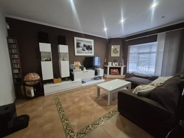Finca con 3 edificaciones, piscina y apartamento de invitados en Pago del Humo, Chiclana