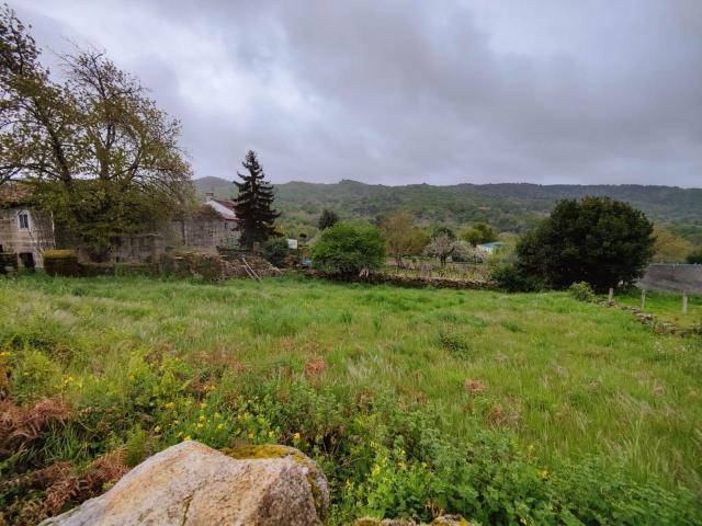 FINCA CON CONSTRUCCION A 15 KMS DE OURENSE