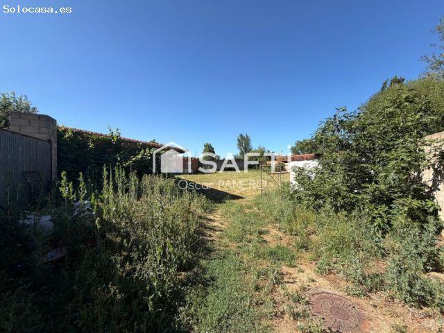 Finca con dos edificaciones existentes