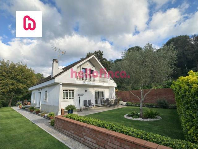 Finca con dos viviendas a la venta en Dosrius – Urbanización Canyamars Maresme, Barcelona