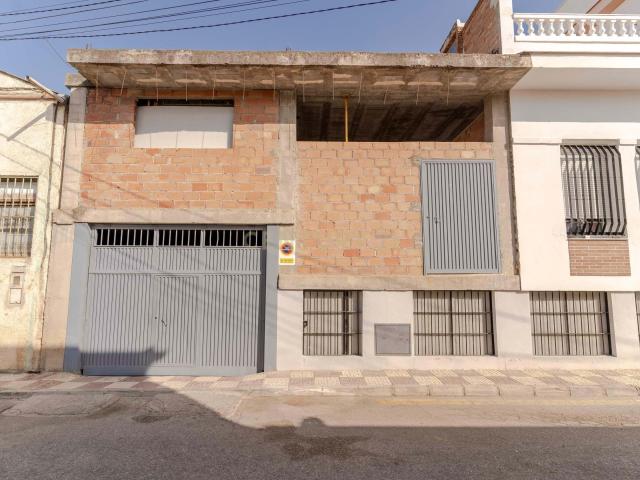 FINCA CON ENORME POTENCIAL EN PINOS PUENTE