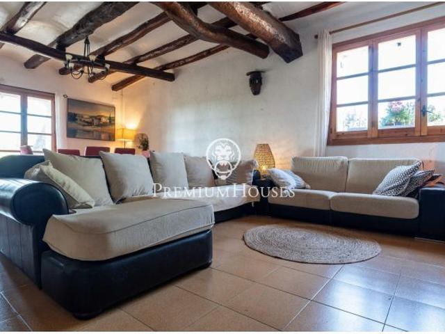 Finca con masía y establos en Vallmoll
