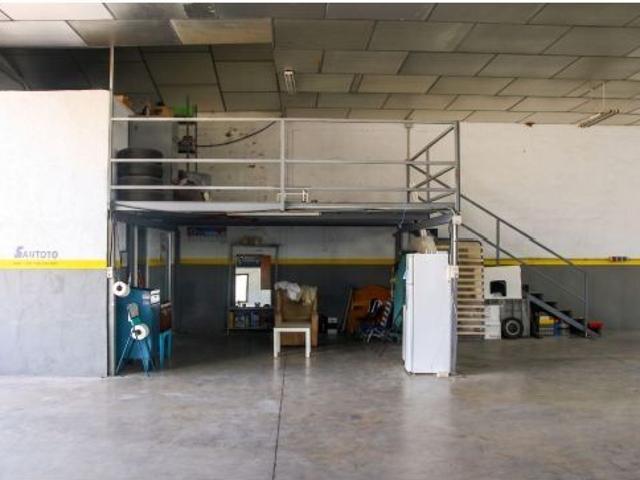 Finca con Nave Industrial en Elche, zona Matola