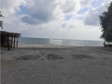 Finca con quebrada / cerca del mar / juan hombron / 6.5 hectáreas