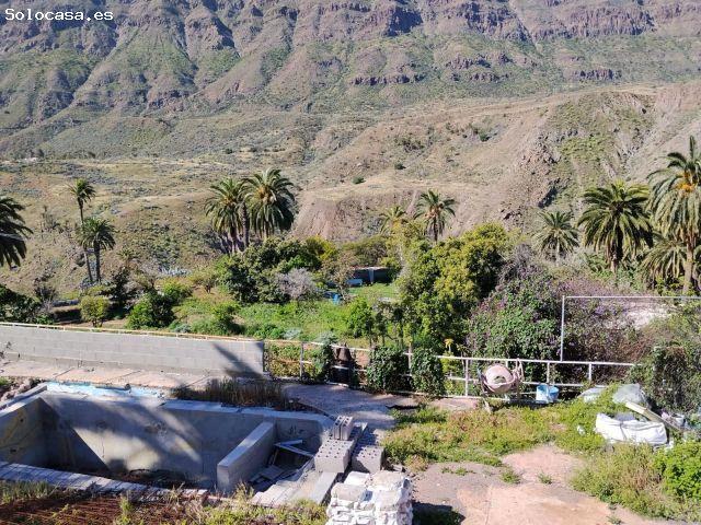 Finca con vivienda de 2 dormitorios, piscina privada y gran terraza en Santa Lucía de Tirajana