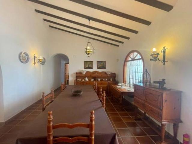 Finca con vivienda en San Pedro del Pinatar – Parcela de 30.000 m2 con piscina privada